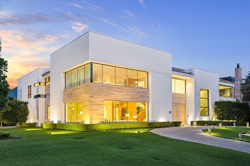 311 Brown Saddle St, Houston, TX, 77057-1409 | Card Image