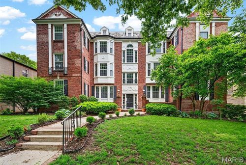 2w-7520 Oxford Dr, Clayton, MO, 63105-2871 | Card Image