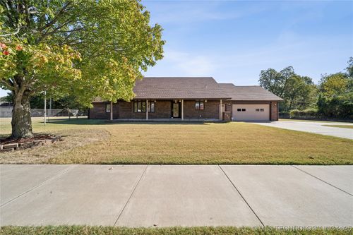 601 N Okmulgee Ave, Okmulgee, OK, 74447-3226 | Card Image