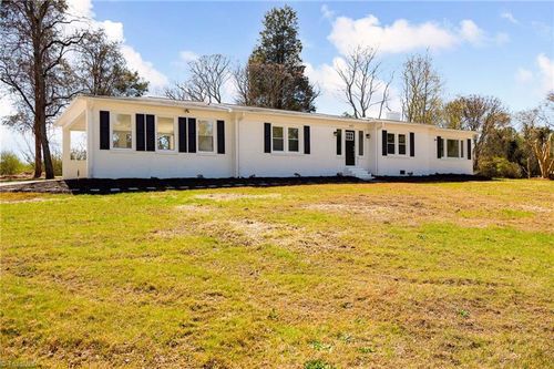 625 Rockcrusher Rd, Lexington, NC, 27292-8181 | Card Image