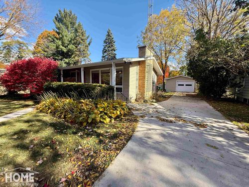 930 Pine St, Owosso, MI, 48867-1630 | Card Image