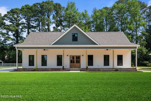306 Crown Dr, Washington, NC, 27889-3403 | Card Image