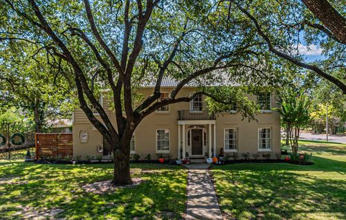 706 Church St, Navasota, TX, 77868-3908 | Card Image