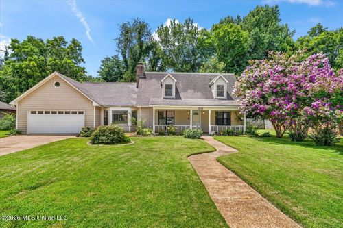 10105 Fox Run Dr, Olive Branch, MS, 38654-5111 | Card Image