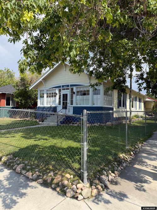 243 4th 4th St, Evanston, WY, 82930-3613 | Card Image