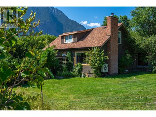 36 14th Ave, Lillooet, BC, V0K1V0 | Card Image