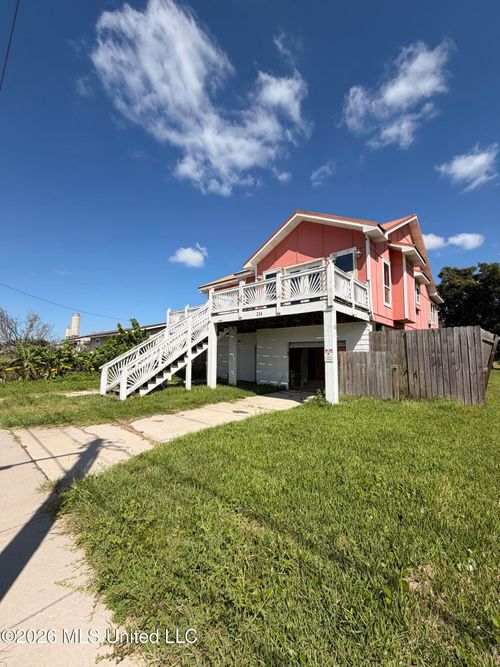 224 Oak Street, Biloxi, MS, 39530 | Card Image