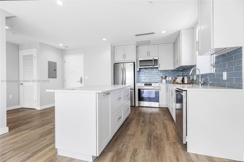 apt-401-3335 Thomas Ave, Coconut Grove, FL, 33133-5840 | Card Image
