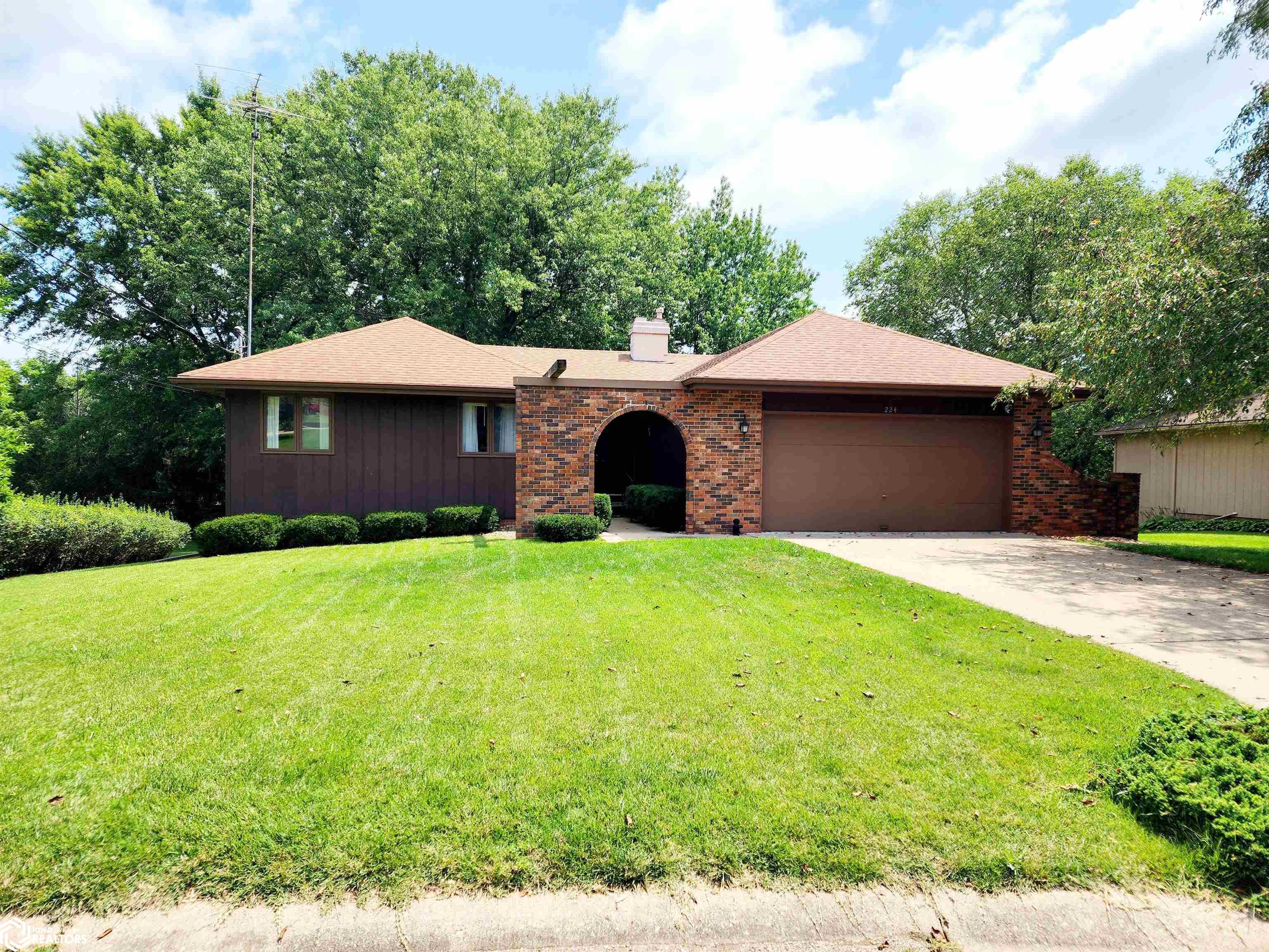 Terrace Dr, Oskaloosa, IA 52577