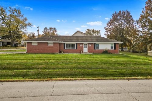 711 S Camden St, Richmond, MO, 64085-2135 | Card Image