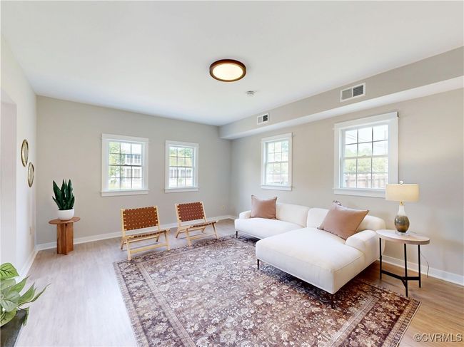 Living Room | Image 10