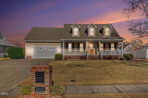 1212 Thistle Gold Dr, Hope Mills, NC, 28348-8618 | Card Image