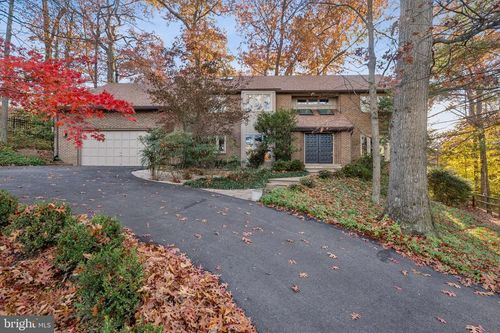 9216 Beech Hill Dr, BETHESDA, MD, 20817-1945 | Card Image