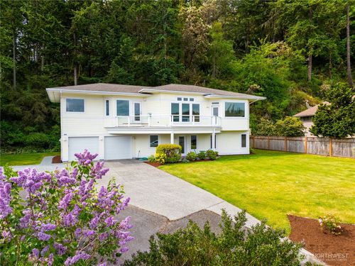 837 Shoshone Dr, La Conner, WA, 98257-9621 | Card Image