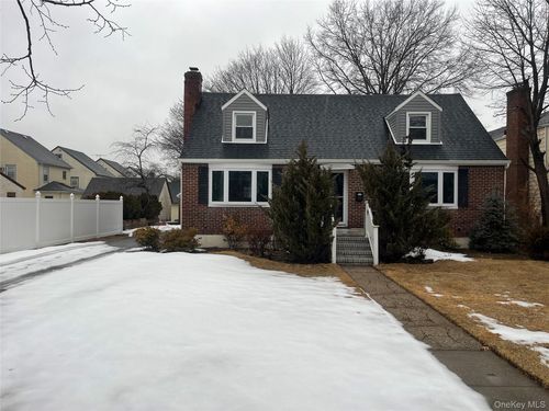 240 Woodfield Rd, W Hempstead, NY, 11552-2529 | Card Image