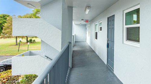 apt-202u-8411 Lagos De Campo Blvd, Tamarac, FL, 33321-3706 | Card Image
