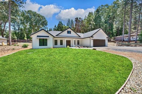 5579 Glen Dr, Foresthill, CA, 95631-9745 | Card Image