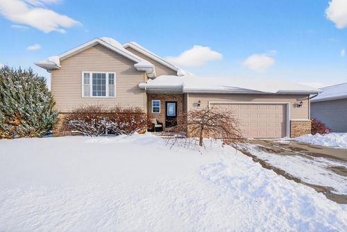 2520 Marathon Avenue, NEENAH, WI, 54956 | Card Image