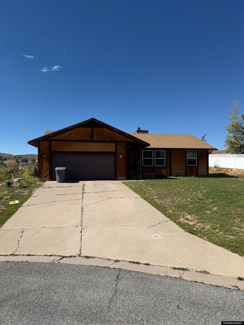 107 Windy Ridge Ct, Evanston, WY, 82930-4778 | Card Image