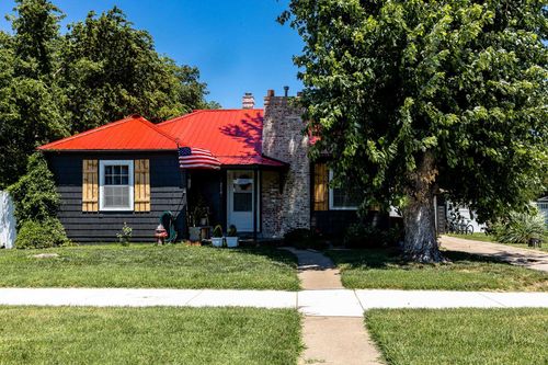 214 W 15th Ave, Hutchinson, KS, 67501-4047 | Card Image