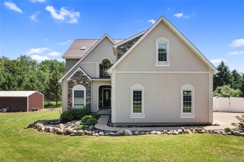 1950 E Dr S, East Leroy, MI, 49051-9714 | Card Image