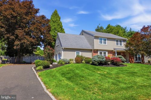 1272 Knox Dr, YARDLEY, PA, 19067-4424 | Card Image