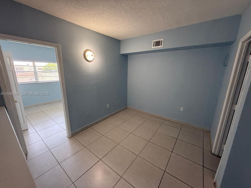 29-1350 W 53rd St, Hialeah, FL, 33012-9003 | Card Image