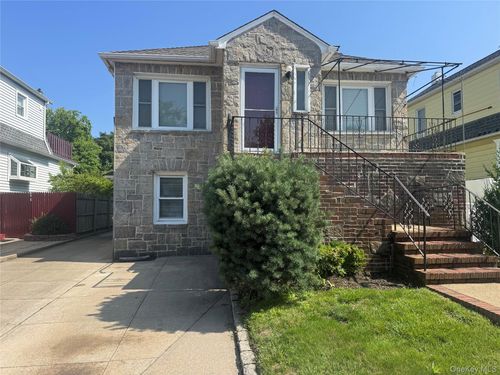 657 Penn St, Long Beach, NY, 11561-3711 | Card Image