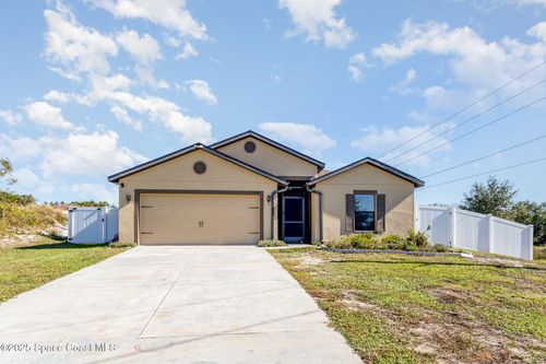 104 Jasmine Cir, Poinciana, FL, 34759-5599 | Card Image
