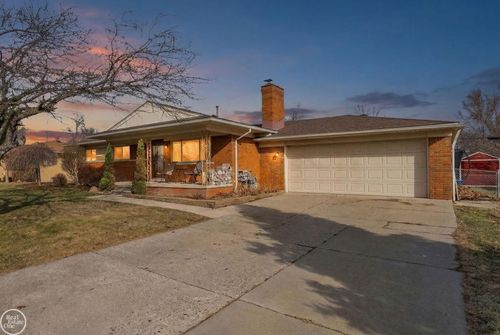 8133 Southfield Dr, Shelby Township, MI, 48316-3645 | Card Image