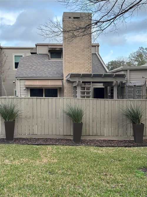 11519 Riverview Dr, Houston, TX, 77077-3240 | Card Image