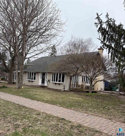 2115 S 4th Ave Avenue, Sioux Falls, SD, 57105-3948 | Card Image