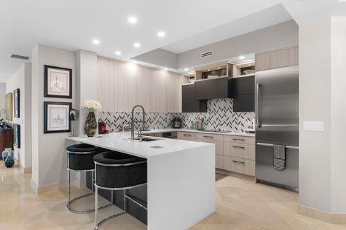 1011-801 S Olive 1011 Avenue, West Palm Beach, FL, 33401 | Card Image