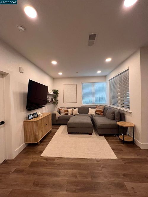 10300 San Pablo Ave, El Cerrito, CA, 94530-3181 | Card Image