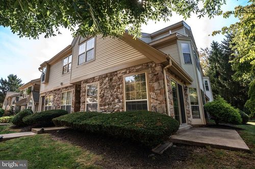 1401 Stratford Ct, ROYERSFORD, PA, 19468-1557 | Card Image
