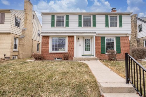 1665 S 52nd Street, West Milwaukee, WI, 53214 | Card Image