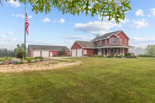 E7911 Symco Road, Bear Creek, WI, 54922 | Card Image
