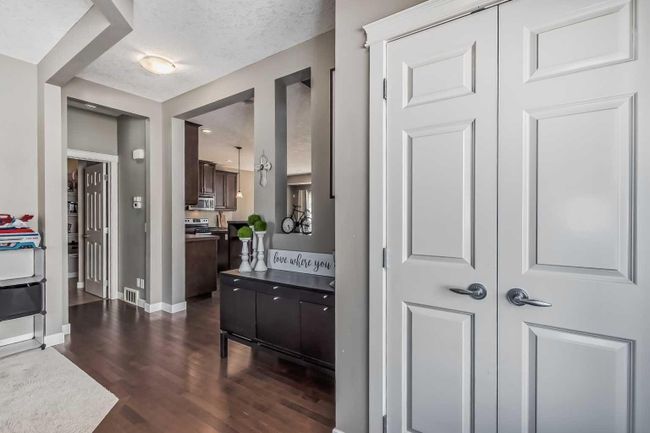 84 Tuscany Summit Terrace Nw, Home with 3 bedrooms, 2 bathrooms and 4 parking in Calgary AB | Image 4