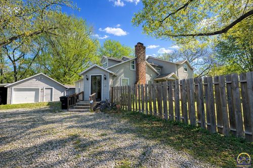 10020 Sw Kingston Rd, Wakarusa, KS, 66546-9682 | Card Image