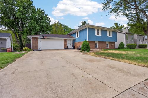 32 Kenfield Cir, Bloomington, IL, 61704-6295 | Card Image