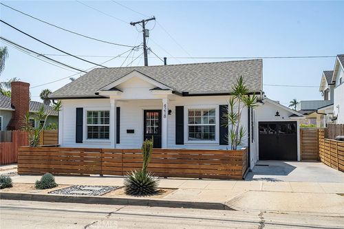 4218 E 3rd St, Long Beach, CA, 90814-2852 | Card Image