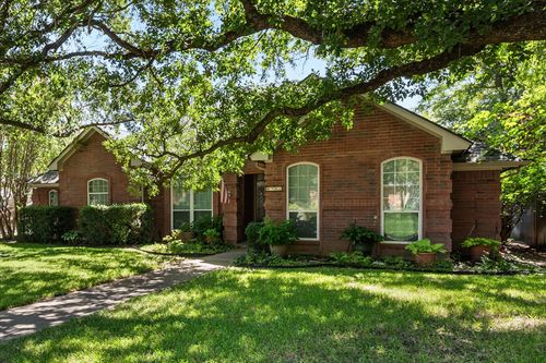 6901 Thornbird Ln, Arlington, TX, 76001-6653 | Card Image