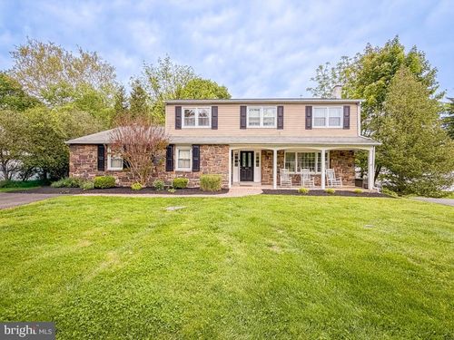 995 Newtown Richboro Rd, NEWTOWN, PA, 18940-1001 | Card Image