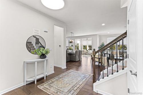 31085 Tremont Ln, Franklin, MI, 48025-5101 | Card Image