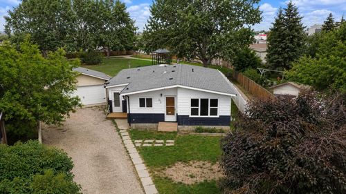 137 Big Hill Pl Se, Airdrie, AB, T4A1P9 | Card Image