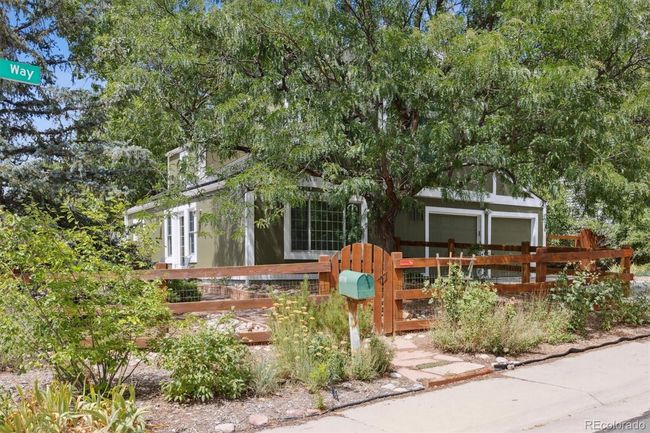 10907 Ash Way, House other with 3 bedrooms, 2 bathrooms and 2 parking in Thornton CO | Image 5