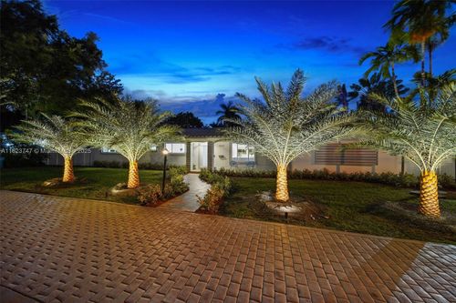 11530 Ne 7th Ave, Biscayne Park, FL, 33161-6340 | Card Image