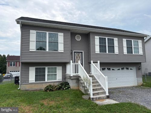 144 Freight Car Cir, Bunker Hill, WV, 25413-3734 | Card Image