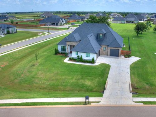 22301 Pine Bluff Way, Edmond, OK, 73025-9199 | Card Image