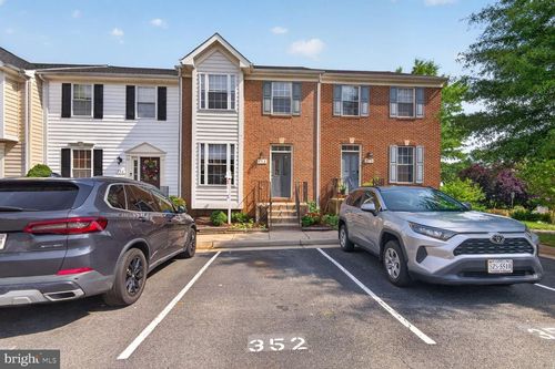 352 Kirby St, MANASSAS PARK, VA, 20111-3402 | Card Image
